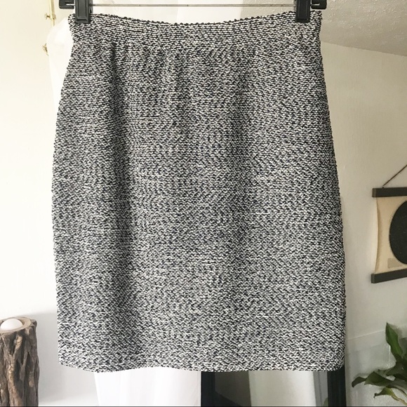 St John Tweed Shimmer Pencil Skirt - Picture 6 of 8